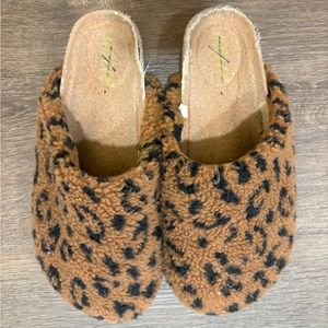 Aerie Slippers
